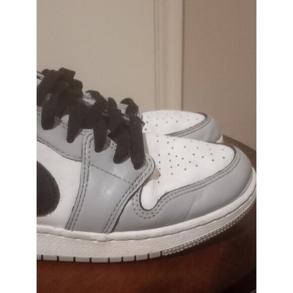 Nike Air Jordan 1 Retro Low OG GS Wolf Grey Barons CZ0858-110 Kids Size 7Y - Picture 5 of 16